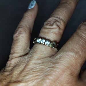 Gorgeous 3 Stone Ring Silver And 12k Gold